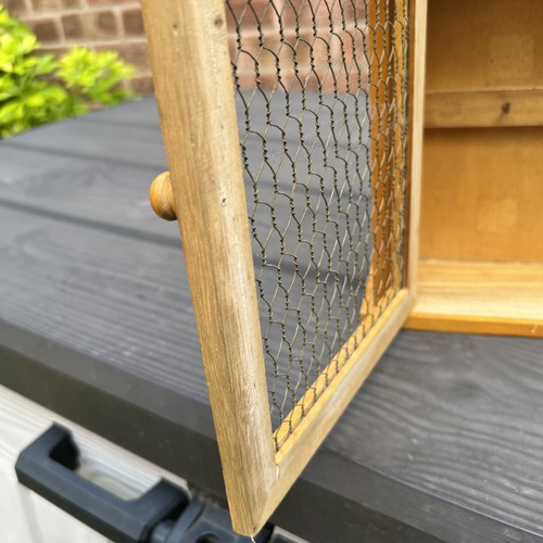 SMALL PINE WIRE MESH FRONTED KEY CUPBOARD FREESTANDING/ WALL HANGING - Picture 4 of 12