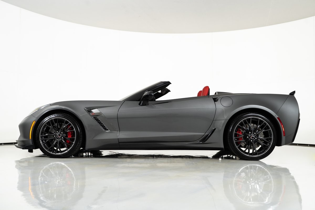 2015 Shark Gray Chevrolet Corvette   | C7 Corvette Photo 8