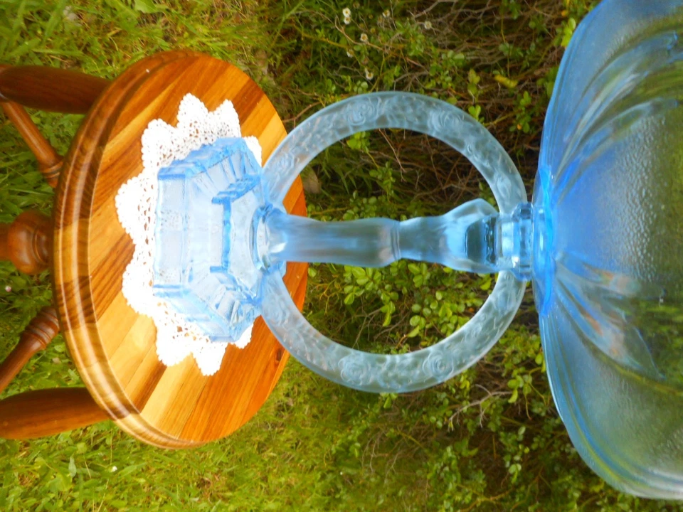 Art Deco Blue Glass Lady Centrepiece Set - image 3 of 4