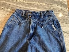 VGT Rocky Mountain Blue Jeans High Rise Bare Back V Front 28x36 Rockies