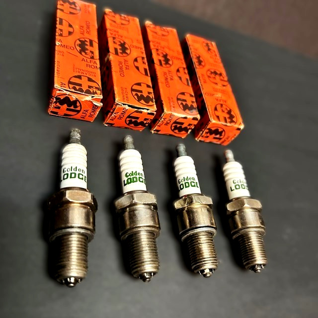 Alfa Romeo Classic OEM VINTAGE Golden Lodge HL Spark Plugs