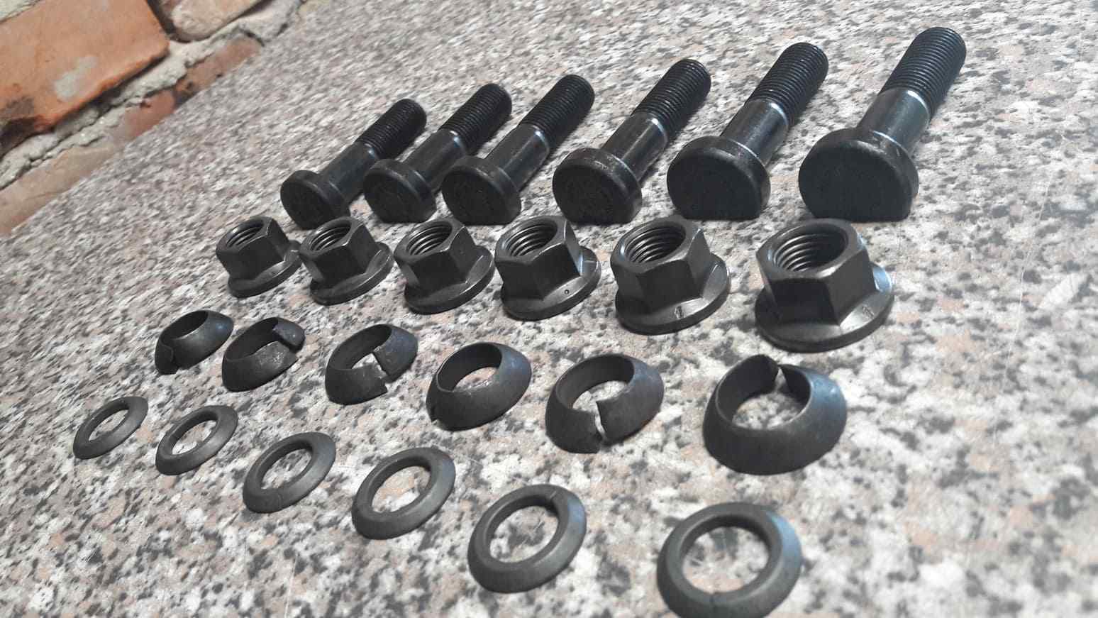 MERCEDES SPRINTER 904 VW LT 45 REAR WHEEL STUD STUDS, NUTS & CONES 6