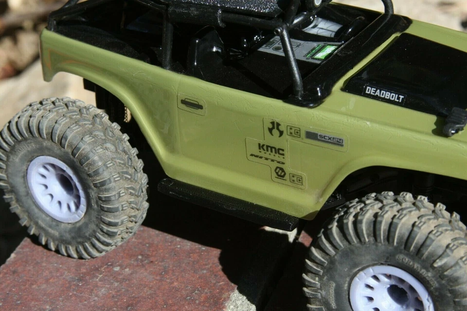 Axial SCX24 1/24 scale Deadbolt Solid Tube Rock Sliders Side Steps - Black - Image 3 of 4