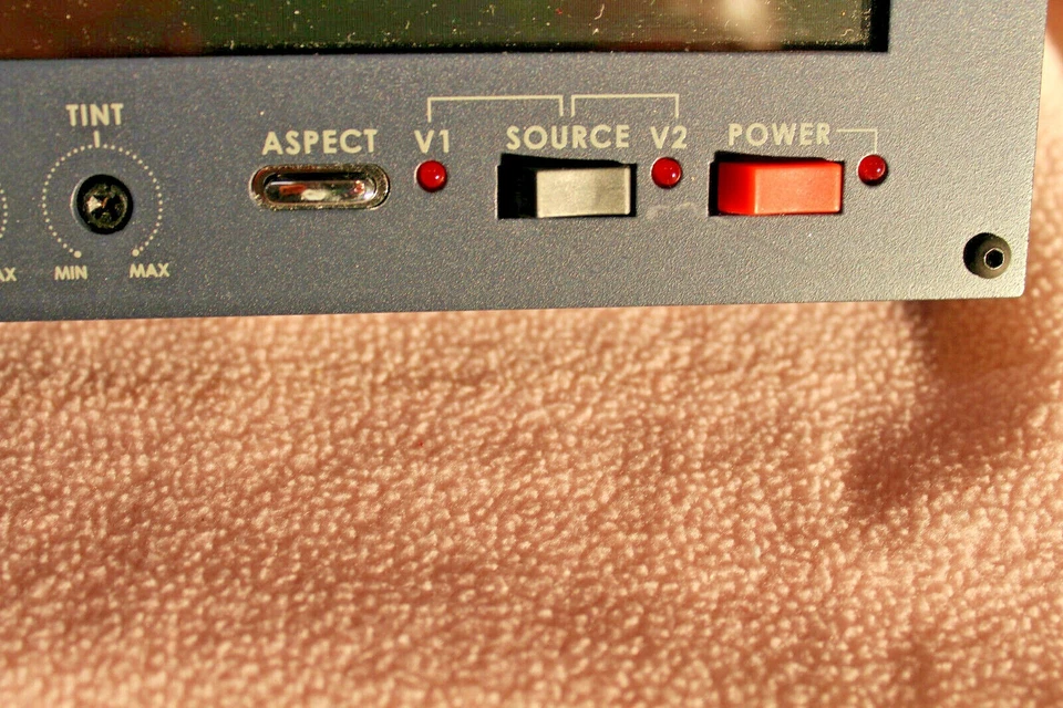 Datavideo TLM-700 7 inch TFT LCD Monitor with 2 CV Inputs (use body only) - Image 3 of 4