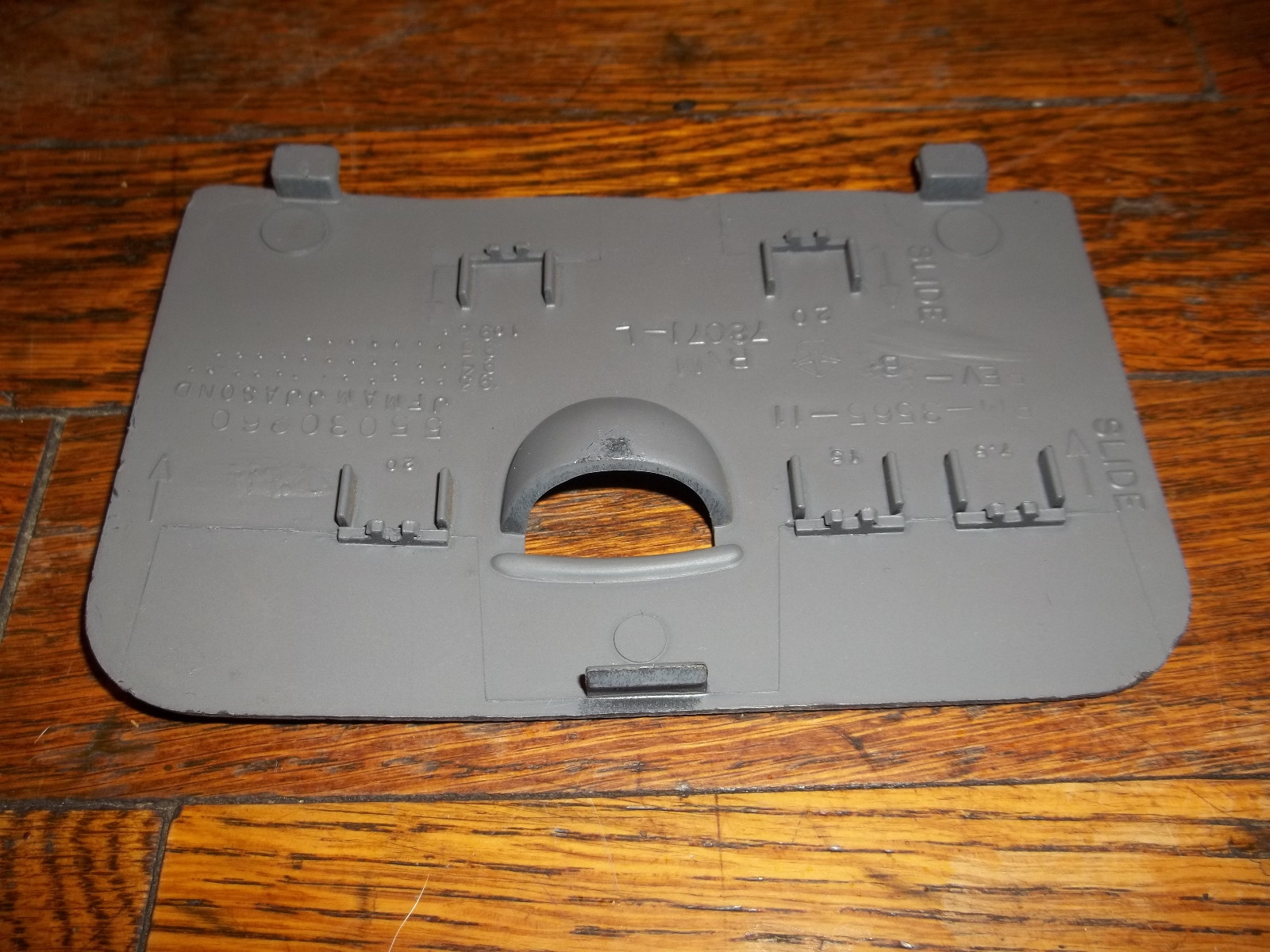 199395 JEEP GRAND CHEROKEE FUSE BOX DOOR LID COVER, PASSENGERS END OF