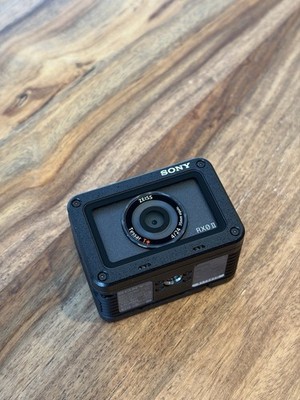 Sony DSC-RX0M2 RX0 II 4K Ultra-Compact Camera | With VCT-SGR1 Shooting grip
