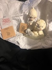 Precious Moments Peace On Earth 1982 Porcelain Figurine E-9287