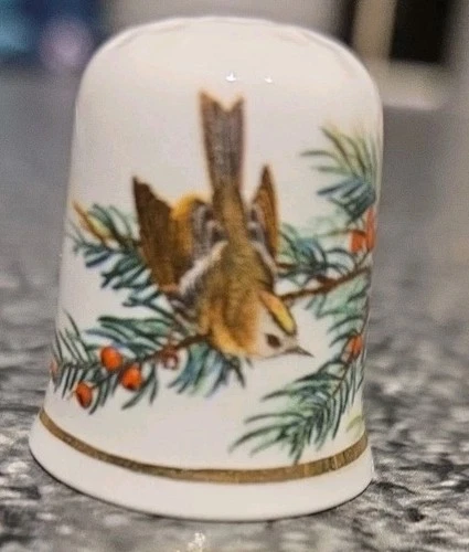 Lovely Goldcrest China Thimble