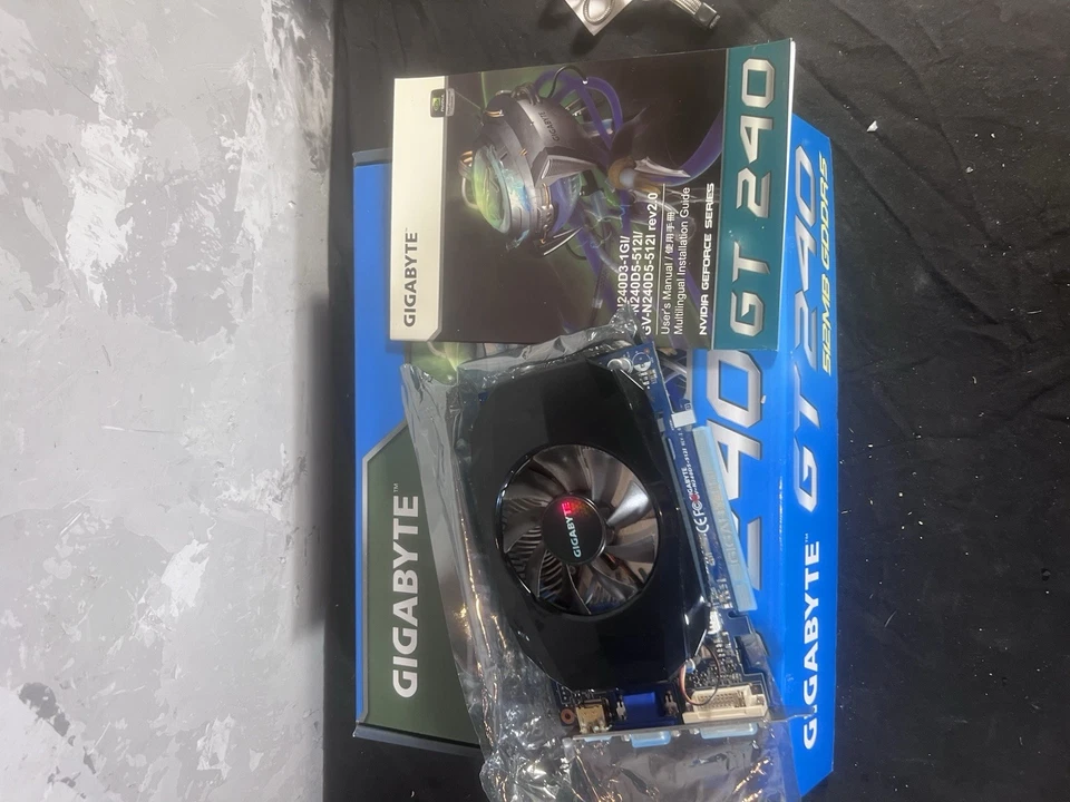 Gigabyte GT 240 Gddr5 PCI 2.0 x16 Video Card w/ Manual & Box- USA *Mint* - Image 2 of 4
