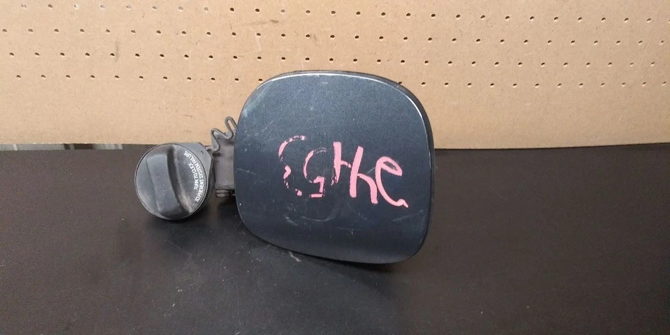 Volvo S60 2013 puerta de llenado de combustible OEM 31335707 Foto 2 de 4