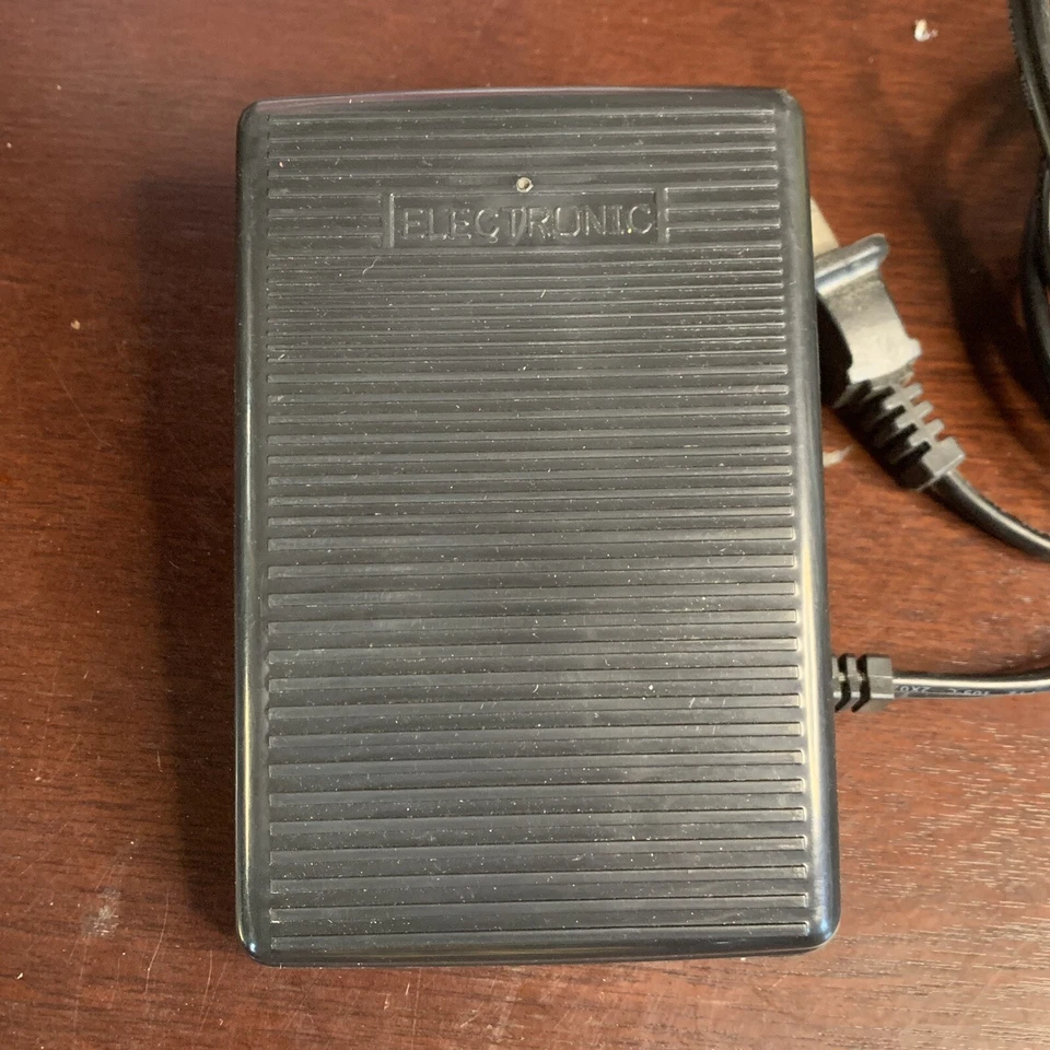 Singer Model GTE 110-125VAC Sewing Machine Foot Controller Pedal Replacement - Image 2 of 4