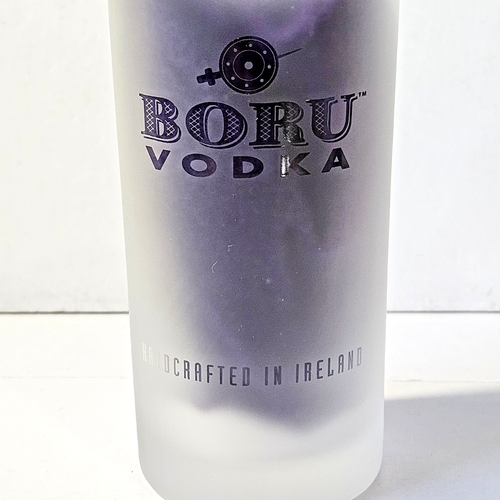 Boru Vodka Handcrafted in Ireland 5" Tall Frosted Hi-Ball Cocktail Glass - Picture 2 of 4