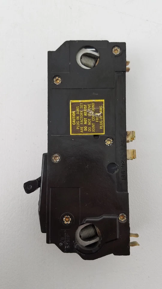 Disjuntor Q12100TF quadrado D 100 amp 2 pólos tipo Q1TF alimentação superior - Imagem 4 de 4