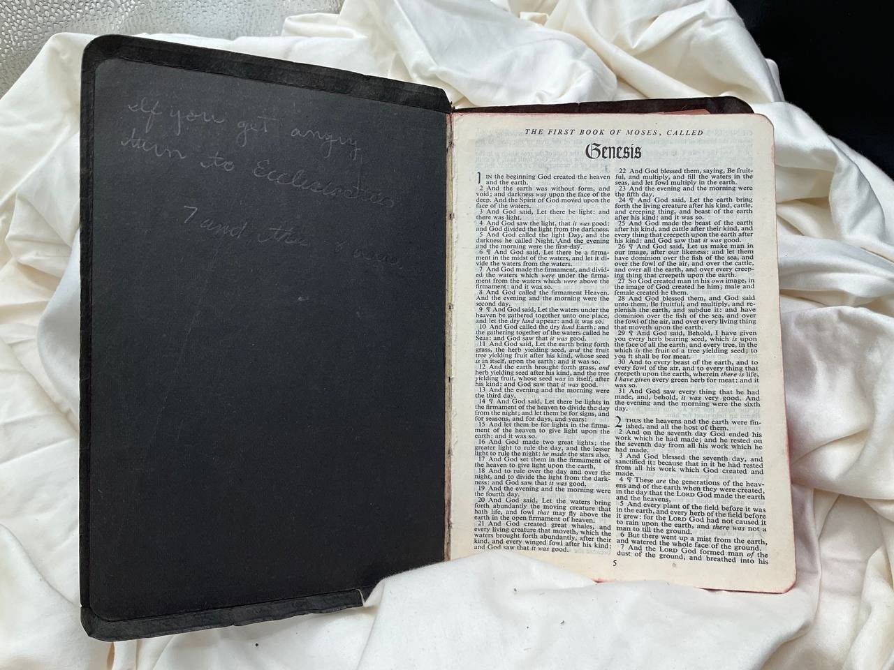 Vintage Holy Bible King James Version with Red Letters (World Publishing, 1950s)