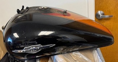 06-24 SUZUKI VZR1800 M109R BOULEVARD GAS TANK FUEL RESERVOIR NO