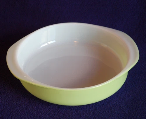 PYREX Round LIME GREEN ~ #221 Cake Dish 8" ~ LIME SHERBET ~ VGC