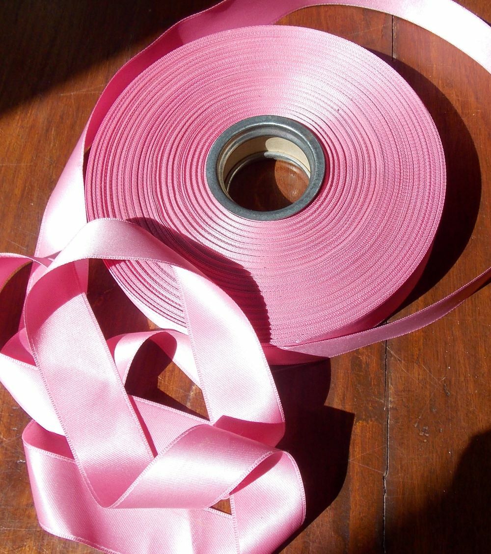 Ruban de satin rose vif 2.5 cm anti-effilochage pour loisirs et couture