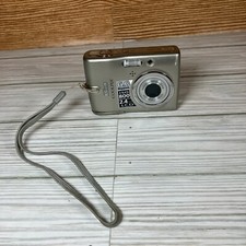 Nikon Coolpix L11 Compact Digital Camera 6 MP Silver Powers On Untested Parts