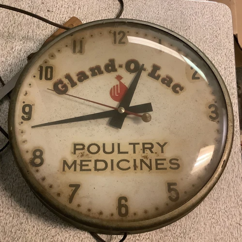 VINTAGE GLAND-O-LAC CLOCK POULTRY MEDICINES ROUND CLOCK