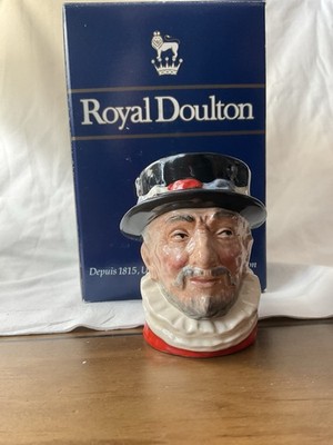 NEW Royal Doulton Beefeater S/S D6233 1946 WITH BOX