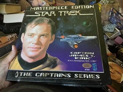 STAR TREK Captains Series | JAMES T. KIRK | Masterpiece Edition 12'' Figure, Book