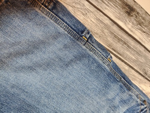 LEVI’S Boy’s Blue Jean Bermuda Cargo Shorts Sz 12 Husky Pockets Medium Wash - Picture 5 of 7