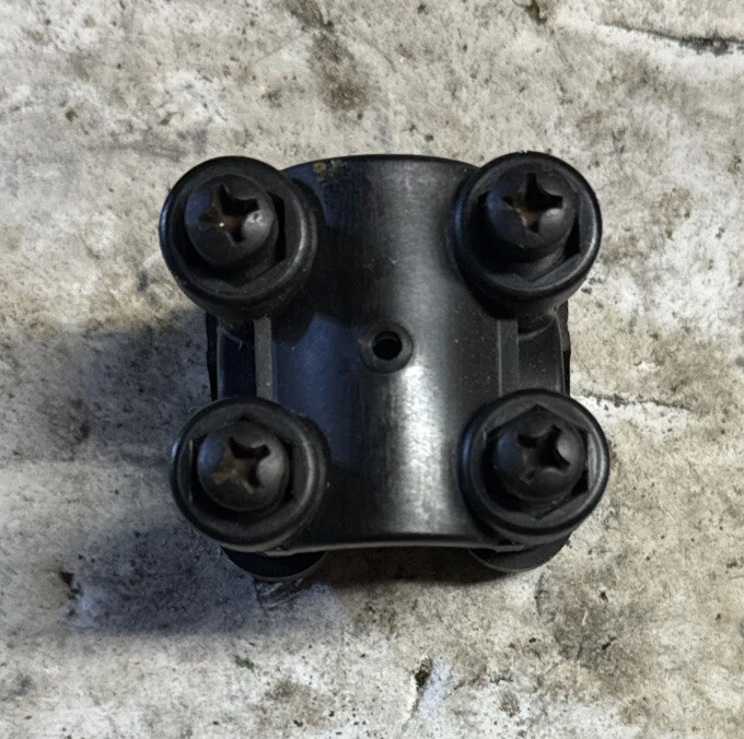 Conjunto de soporte de mango de cultivador Bolens BL410 791-683295 791-6832 Bin D Foto 2 de 4