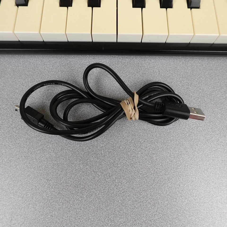 M-Audio Axiom AIR Mini 32 USB MIDI Keyboard w Drumpad Mac Android Windows DAW - Image 2 of 4