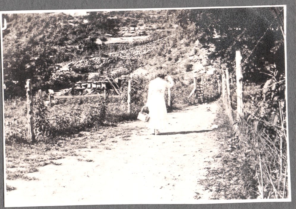 VINTAGE 1912 BENTON BLOOMSBURG COLLEGE PENNSYLVANIA GIRL GARDEN OLD