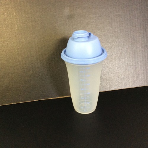 Tupperware Quick Shake Gravy Protein Shaker 16 onzas Juego de 3 piezas Azul 844-3 - Imagen 3 de 9