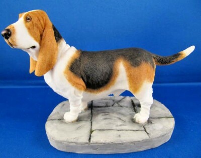Sherratt SimpsonDogs Basset Hound Standing UK