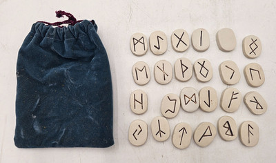 VTG 24 Pc White Ceramic RUNE STONE SET Ancient Norse Viking Pagan Symbols / Bag