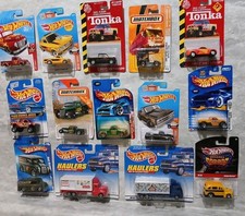 14 Sealed Diecast Pickups  Trucks Lot, Matchbox, Hot Wheels, Tonka, All Shown