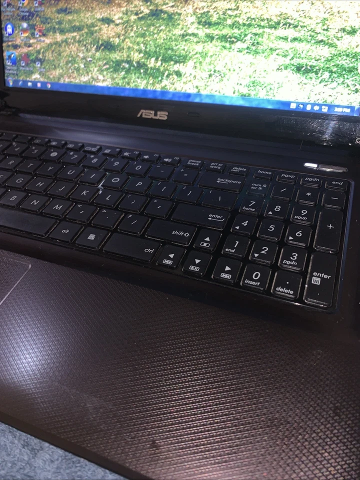 Portátil retro para juegos Asus K52K - Windows 7 Ultimate | 8 GB DDR2 RAM | 120 GB SSD Foto 2 de 4