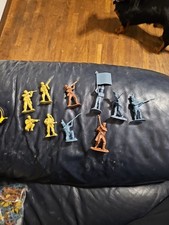 Lot Of Misc Army Men- Lot Of 10 5