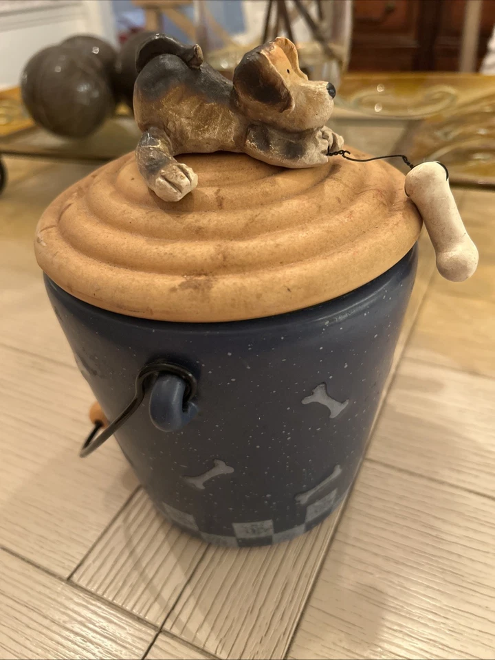 Tarro de golosinas de cerámica azul moteado con tapa de bisque y estatuilla de cachorro/perro de Ganz Foto 3 de 4