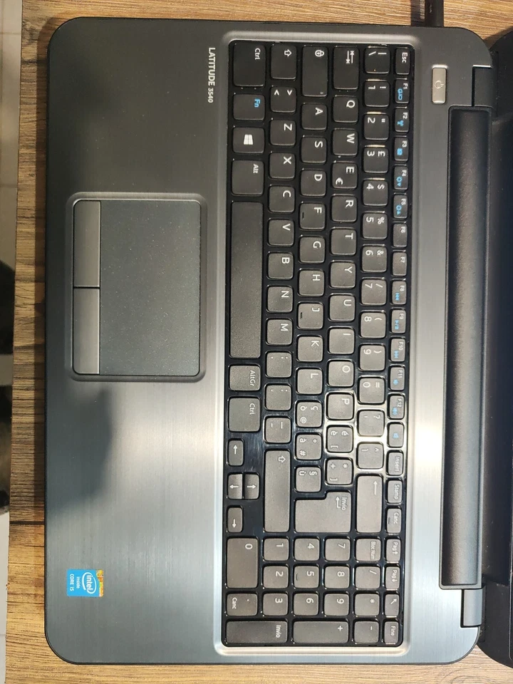 Dell Latitude 3540 · i5-4200U · 4GB · 256GB, foto 4 di 5
