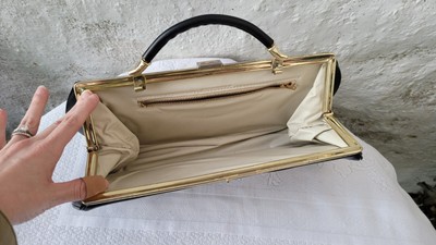 Pochette Vintage En Cuir Blanc – Avec Fermoir Métal Doré – Occasion