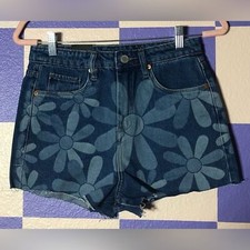 NWT Blank NYC High-Rise Ribcage Floral Denim Reece Shorts - Size 26