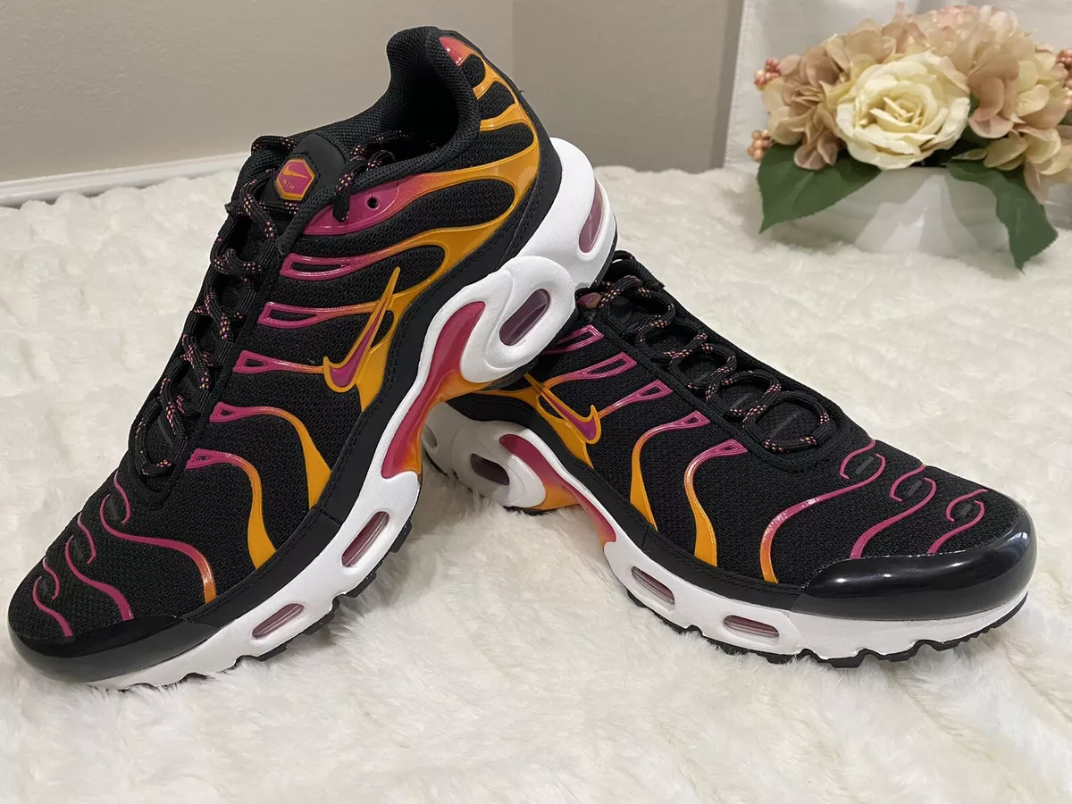 Black and pink sales air max plus