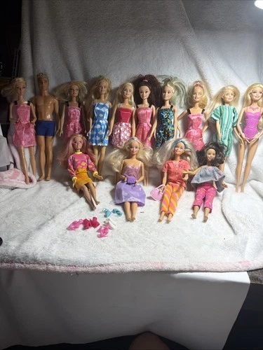 Lot Of 14 Barbies Some Vintage Great Variety With Some Accessories