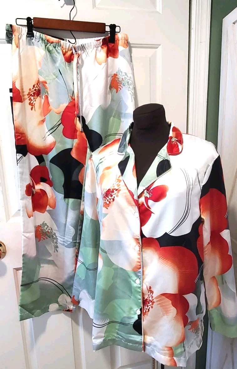 Natori Women’s 2 Piece Pj Set Floral Asian NWT Size Medium