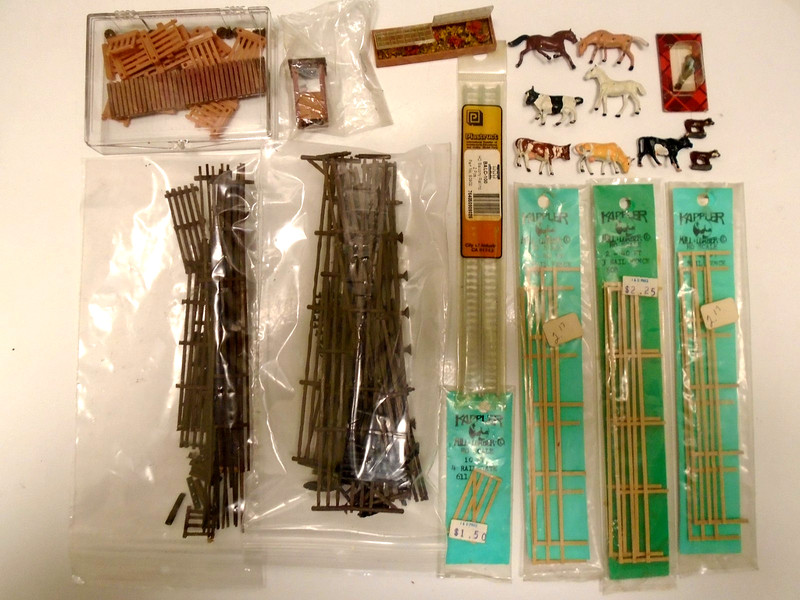 n/o/s KAPPLER real wood fencing-HO-Lead animals,Toll Booth,Plastic fence lot