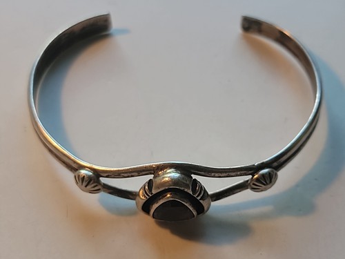 Vintage Signed Roie Jaque Sterling Silver Navajo Purple Stone Cuff Bracelet - Picture 3 of 8