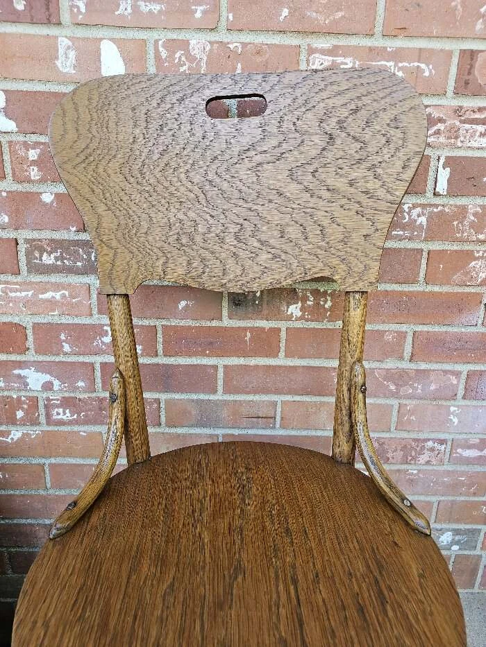 Silla de madera curvada Thonet roble macizo mediados de siglo reposacaderas Foto 3 de 4