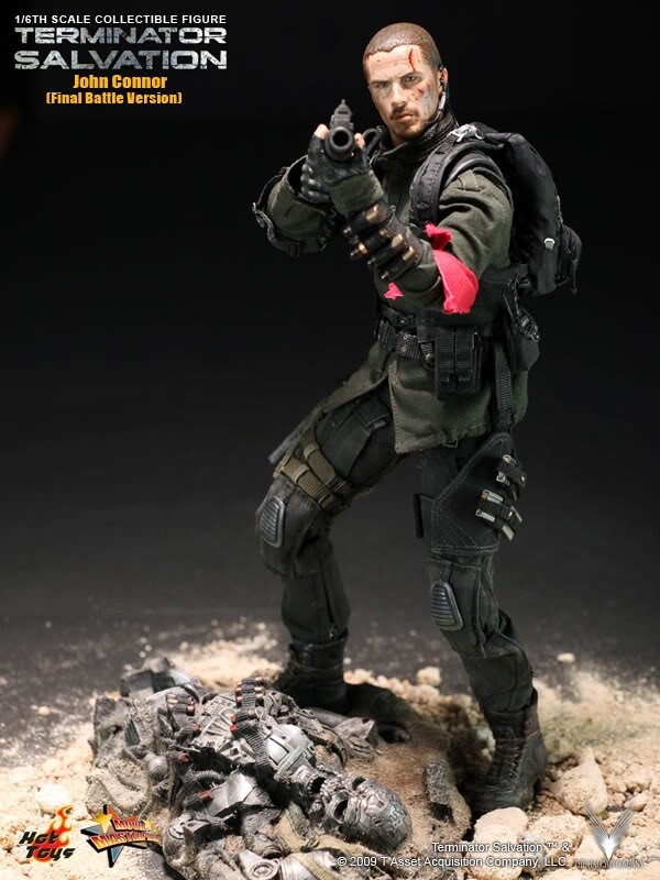 HOT TOYS MMS111 TERMINATOR SALVATION JOHN CONNOR BATTLE DAMAGE 1/6