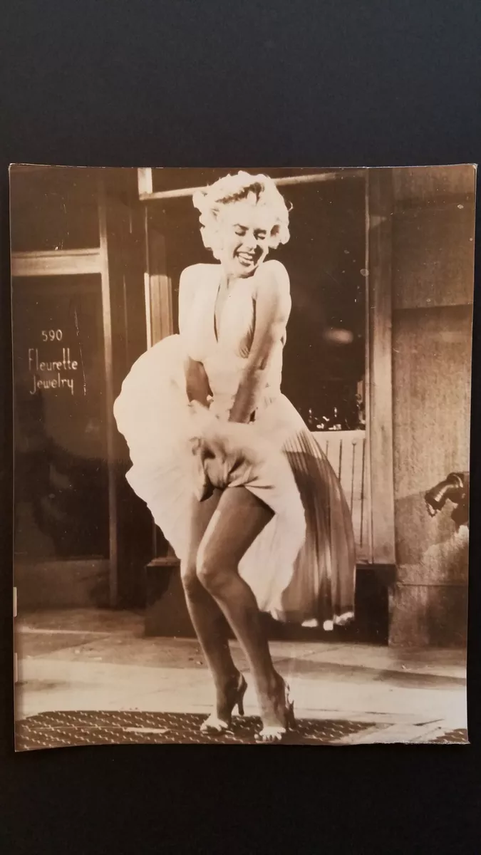 Marilyn Monroe The Seven Year Itch Iconic Skirt Blowing Scene