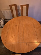 Solid Oak Round Dining Table Extending 1.2m To 1.2 X 1.6m With 6 Oak Chairs
