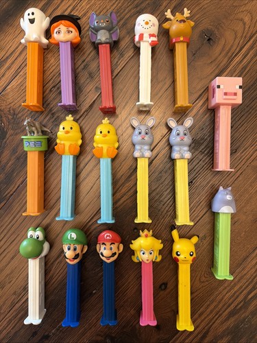 Pez Dispensers - lot of 17 assorted