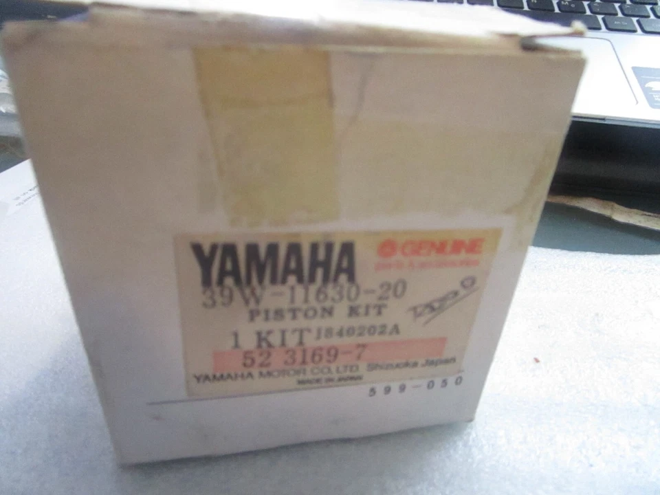 Nuevo de Lote Antiguo Yamaha 83-1985 YZ125 OEM Juego de Pistones y Anillos O/S 0.50 Kit PN:39W-11630-20 Foto 2 de 4